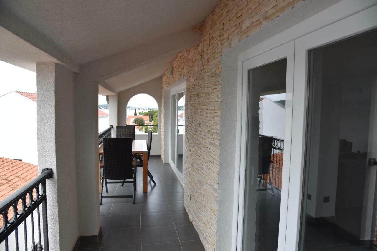 Villa Pina Appartment Chantos Tisno Exterior foto