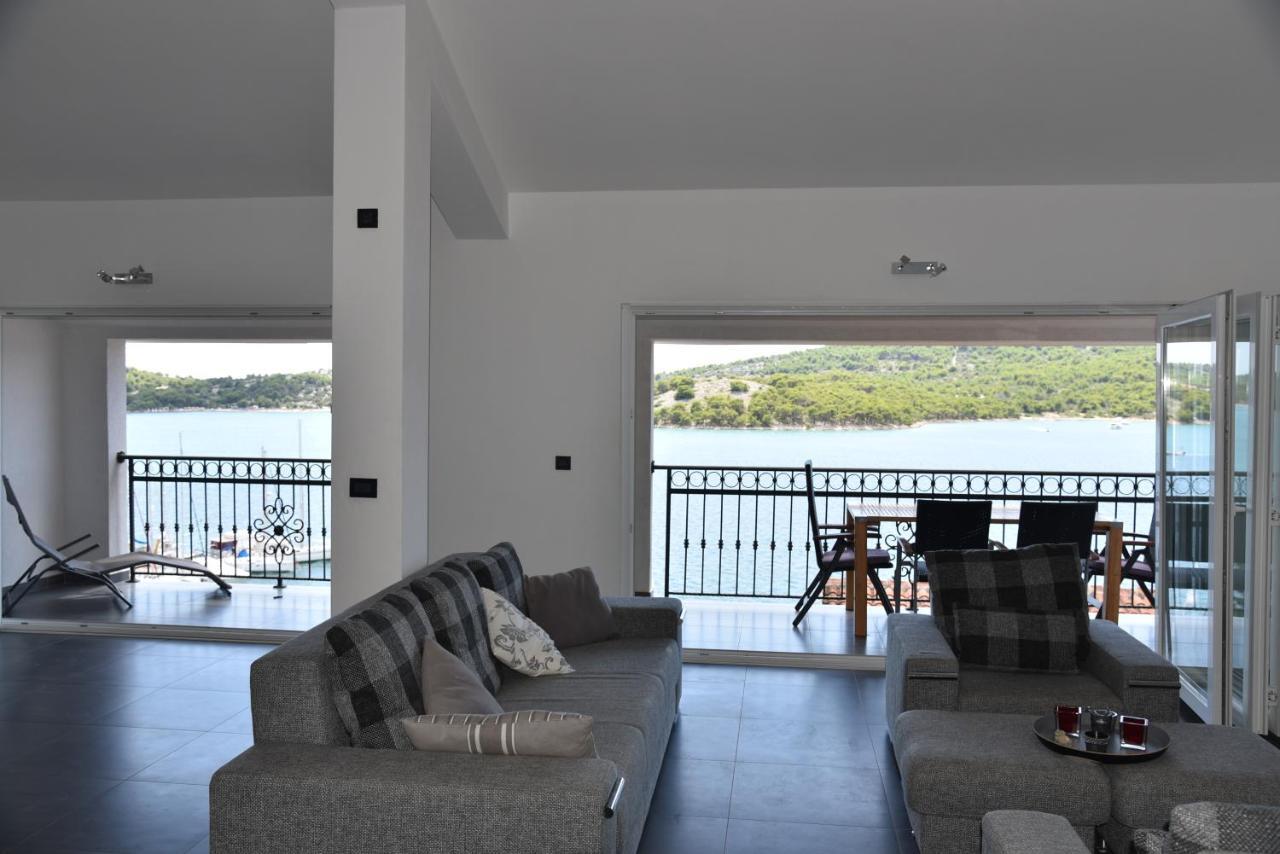 Villa Pina Appartment Chantos Tisno Exterior foto